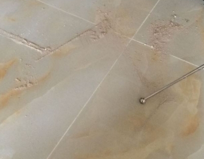 迁西瓷砖空鼓维修公司分享粘合剂选择不当在瓷砖铺贴过程中可能导致以下问题