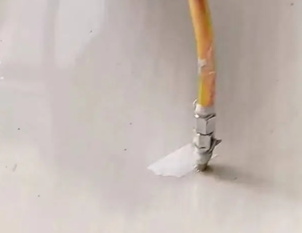 迁西瓷砖空鼓维修公司专业解答在瓷砖铺贴过程中，如果使用的砂料过粗（如全部使用了粗砂），可能会导致以下问题